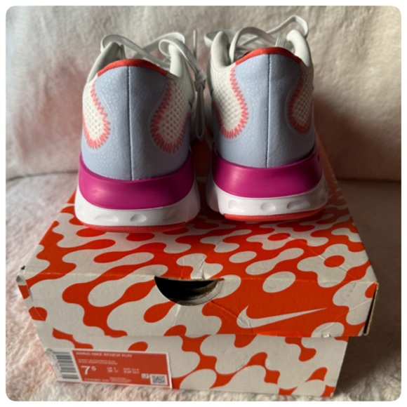 Nike RENEW RUN RUNNING SHOES SIZE 7 1/2 NWT - Picture 12 of 14